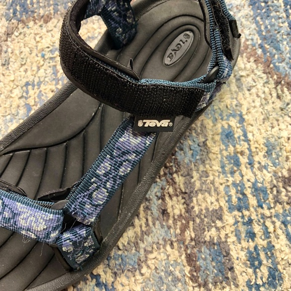 Teva Hurricane Sandals with Blue Hibiscus Straps - Picture 8 of 14